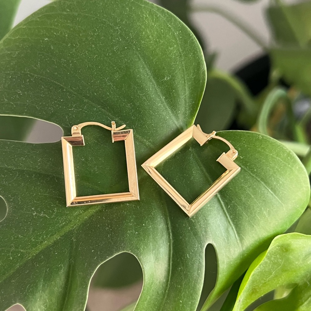 (Sold) Vintage 14k square hoop earrings
